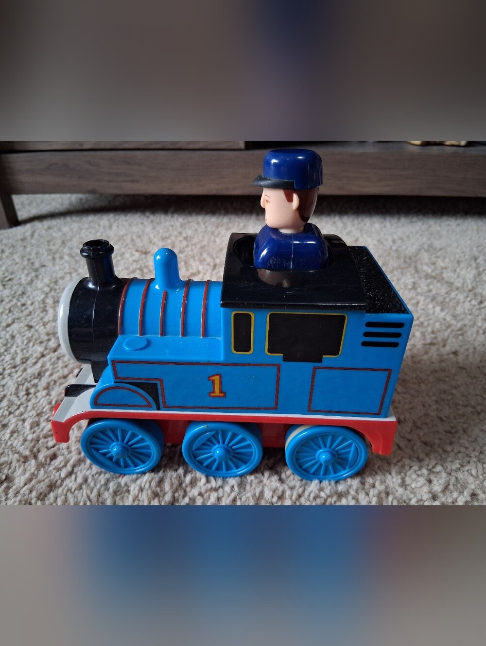 2004 Gullane Tomy Thomas The Tank Engine Push N Go Train Toy